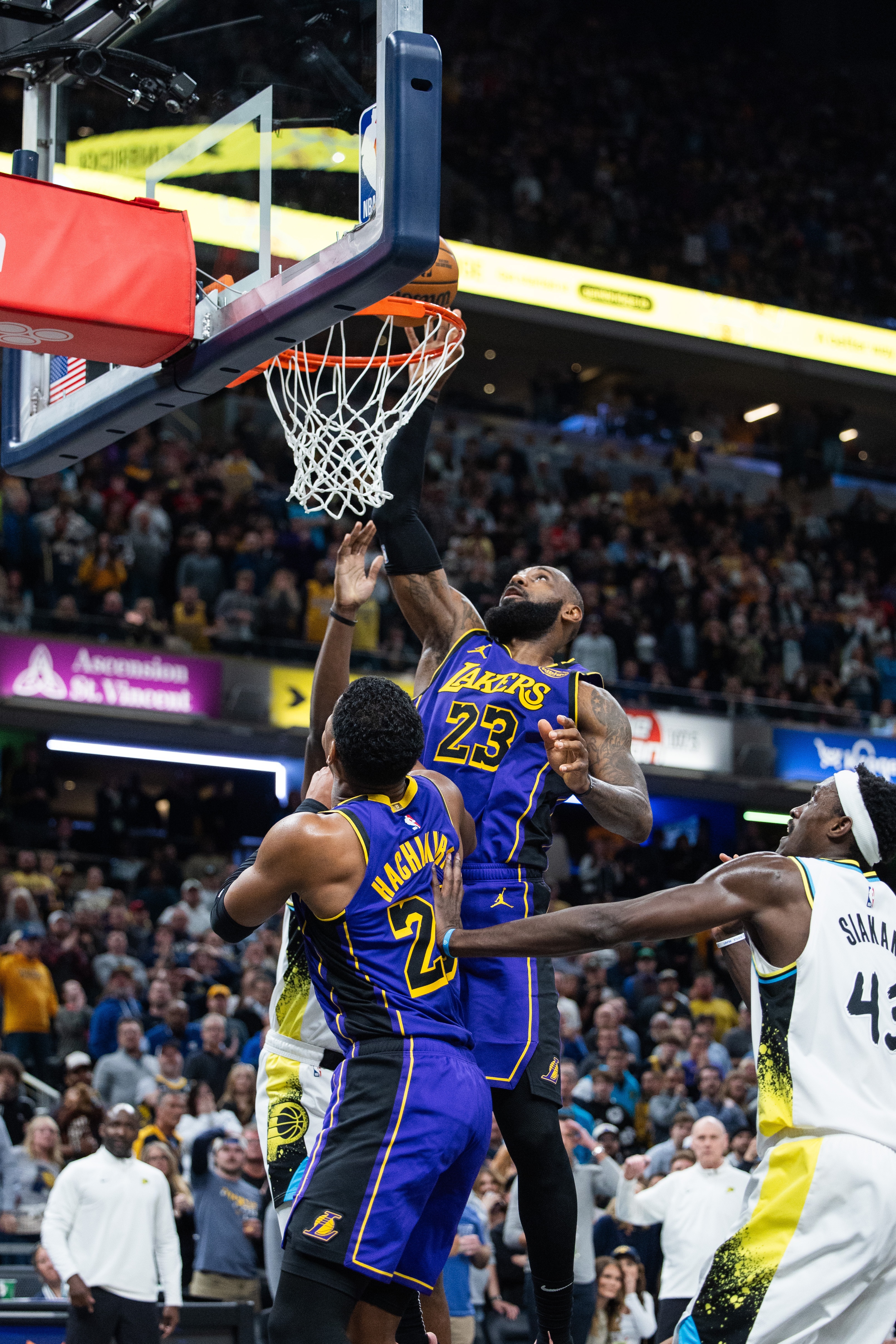 九游-冲刺阶段里昂回应争议——NBA常规赛节点到来，质疑声仍在，身体对抗强度拉满的简单介绍